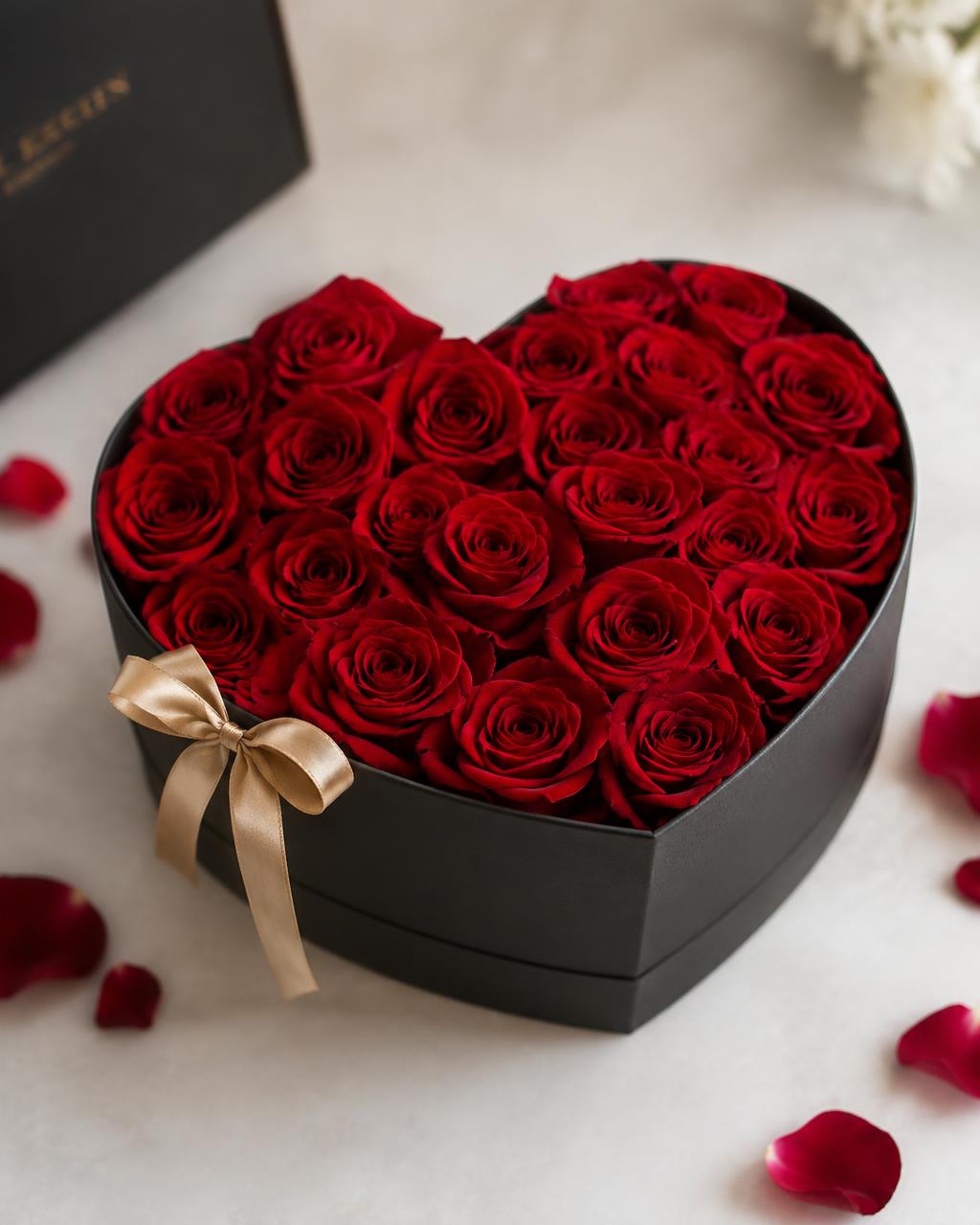 Flowerbox in Herzform mit roten Rosen